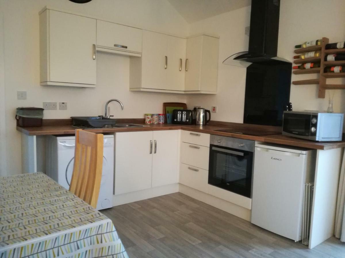 Riverside Cottage 캐릭퍼거스 외부 사진