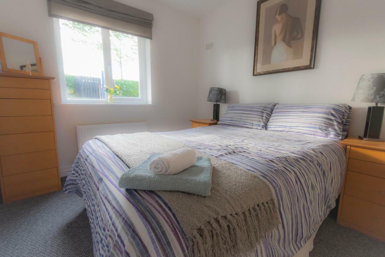 Riverside Cottage 캐릭퍼거스 외부 사진